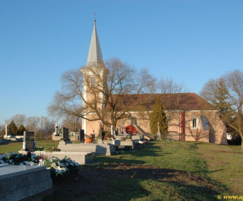 Krásy našej obce / Farský kostol Panny Márie Karmelskej - foto