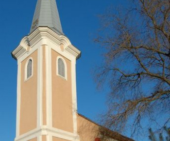 Krásy našej obce / Farský kostol Panny Márie Karmelskej - foto